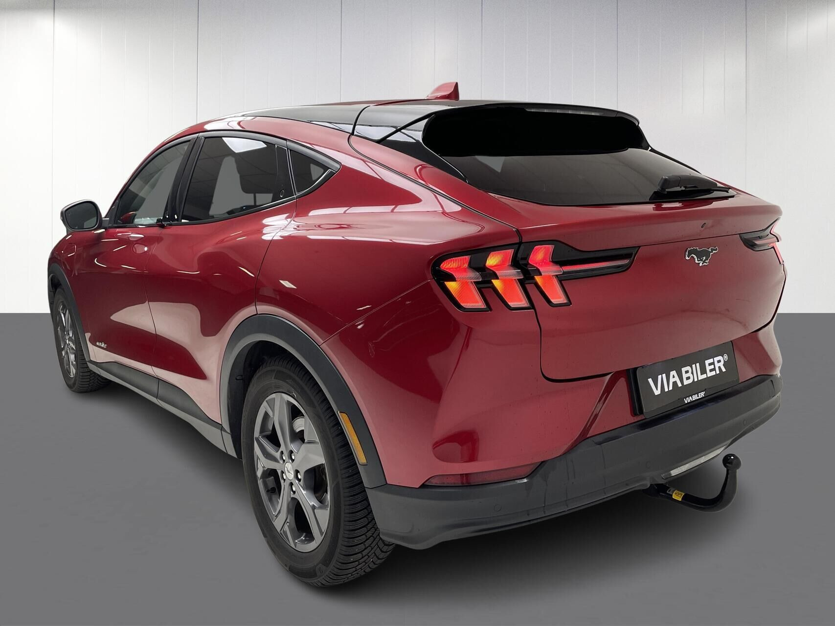 Rød Ford Mustang Mach-E fra 2022