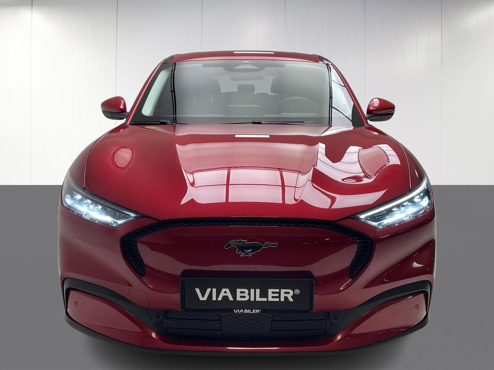 Rød Ford Mustang Mach-E fra 2022