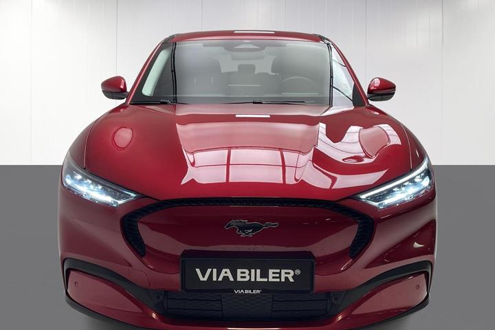 Rød Ford Mustang Mach-E fra 2022