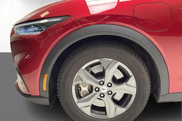 Rød Ford Mustang Mach-E fra 2022