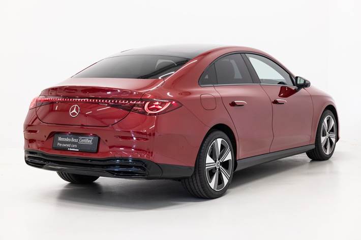 Rød Mercedes CLA250+ fra 2026