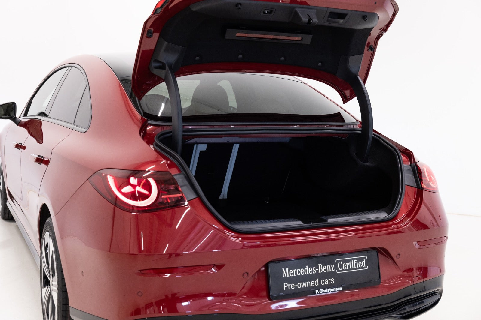 Rød Mercedes CLA250+ fra 2026
