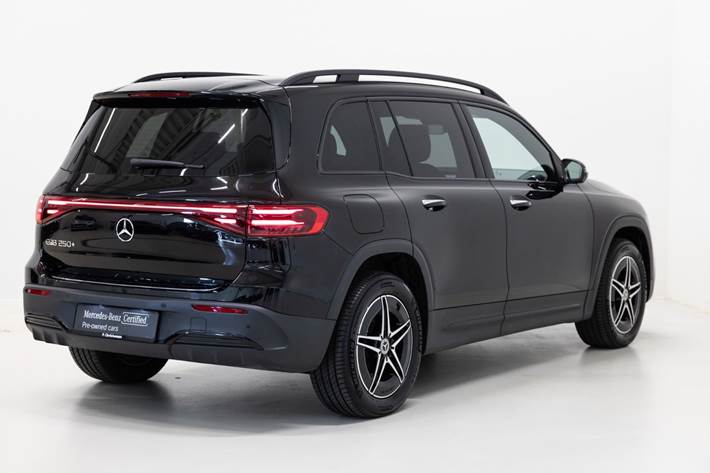Sort Mercedes EQB250+ fra 2026