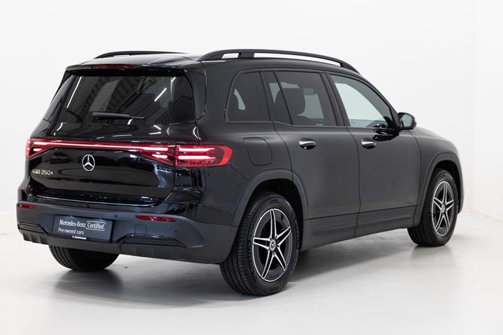 Sort Mercedes EQB250+ fra 2026