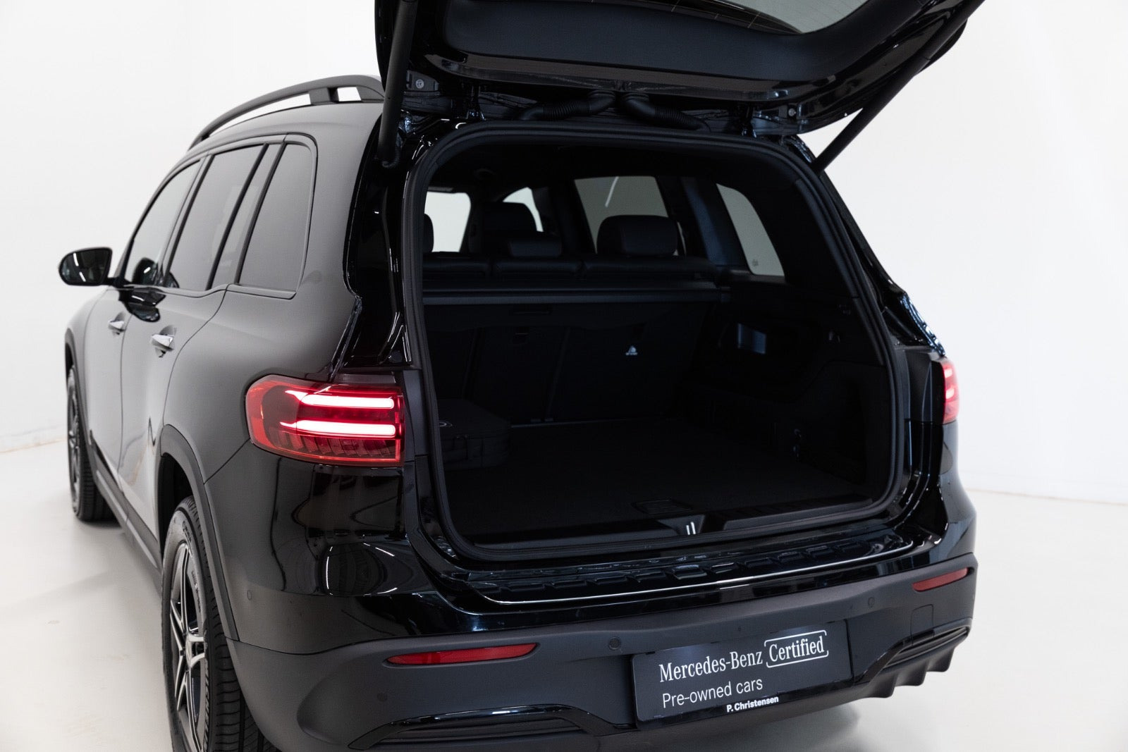 Sort Mercedes EQB250+ fra 2026