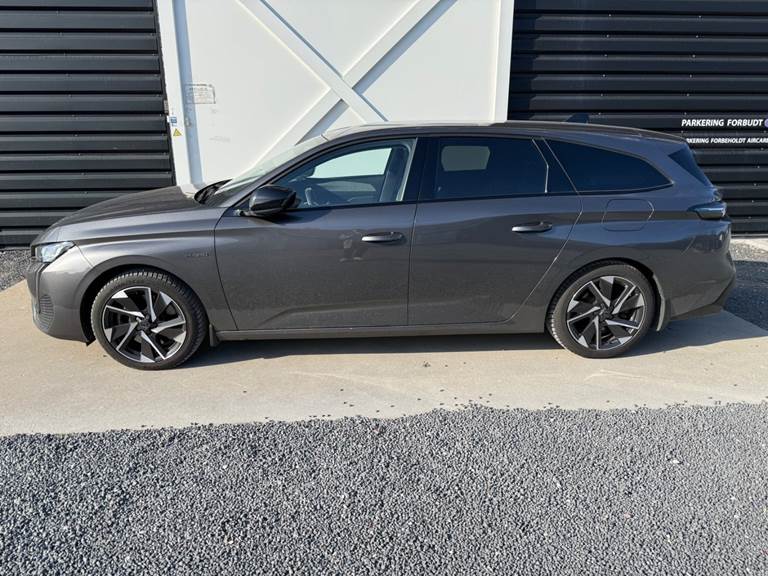 Peugeot 308 1,6 Hybrid First Selection+ EAT8