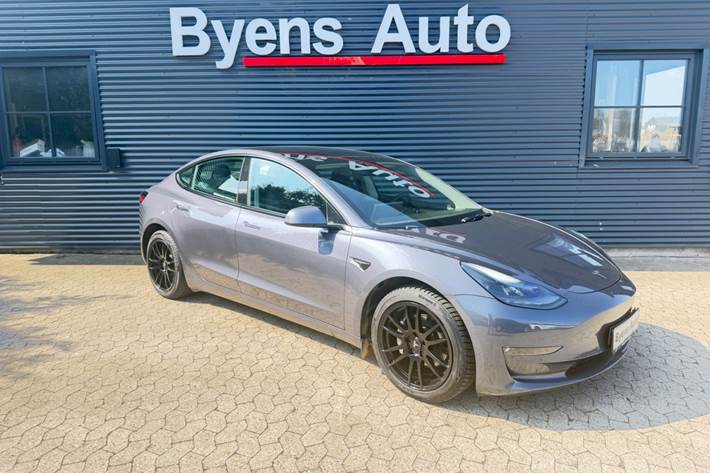 undefined Tesla Model 3 fra 2021 set udefra