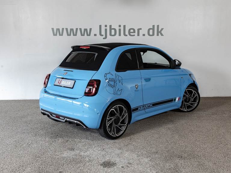 Abarth 500e Scorpionissima Cabrio
