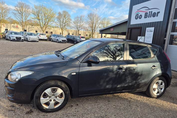 Grøn Hyundai i30 fra 2010