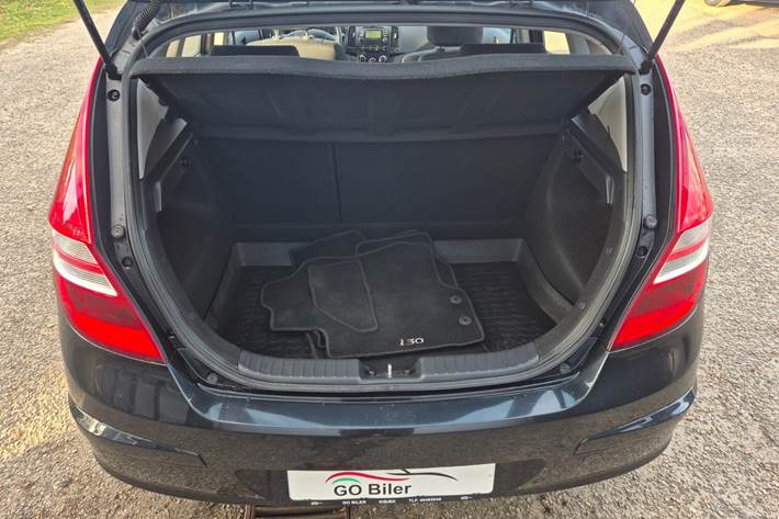 Grøn Hyundai i30 fra 2010