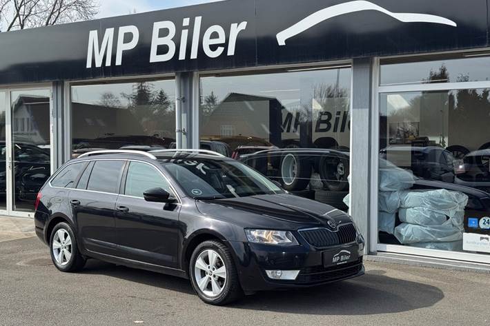 Sort Skoda Octavia fra 2015
