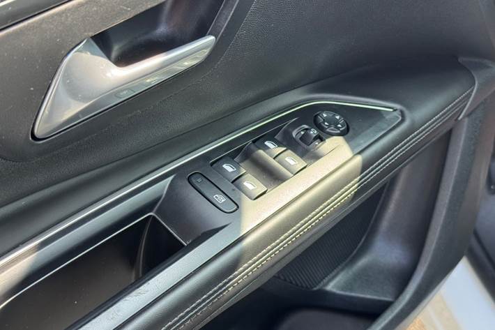 Hvid Peugeot 5008 fra 2017