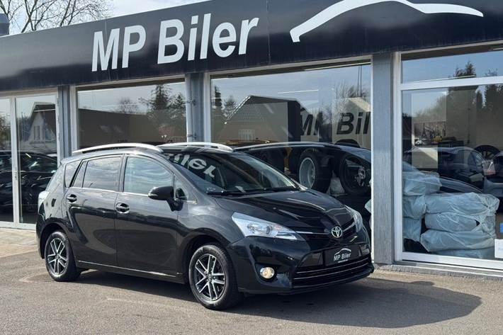 Sort Toyota Verso fra 2016