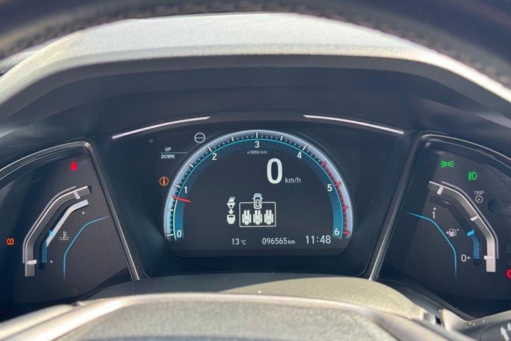 Sølv Honda Civic fra 2018