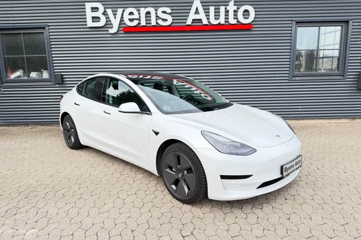 undefined Tesla Model 3 fra 2021 set udefra