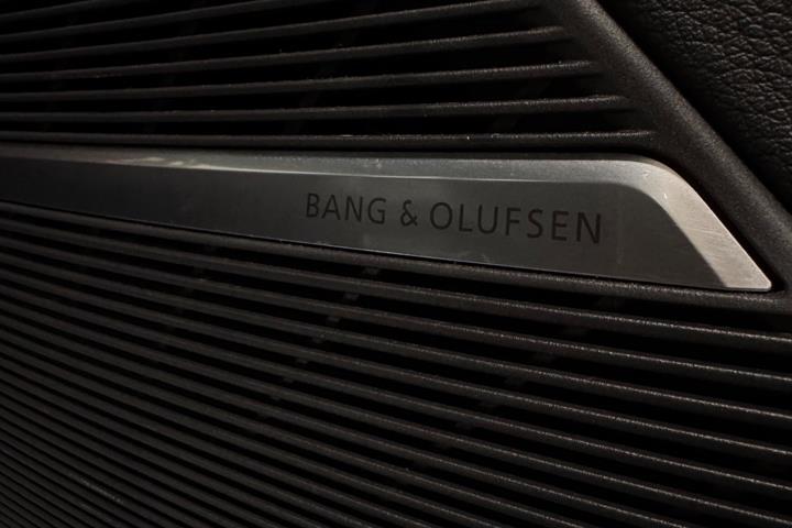 Sølv Audi Q8 fra 2018