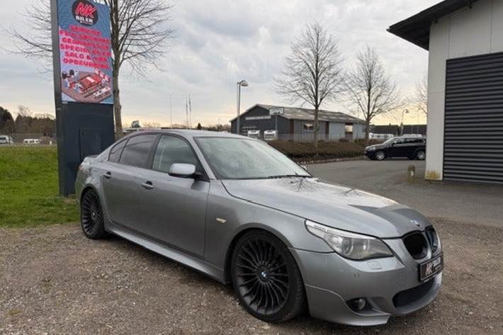 undefined BMW 545i fra 2003
