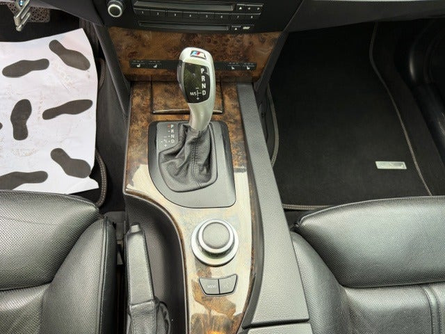 undefined BMW 545i fra 2003 set indefra