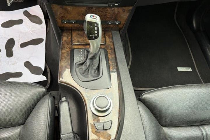 undefined BMW 545i fra 2003 set indefra