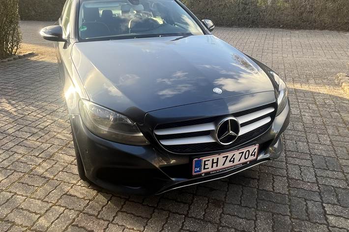 Grå Mercedes C-Klasse fra 2014