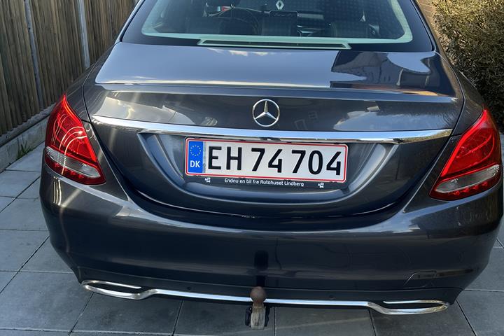Grå Mercedes C-Klasse fra 2014