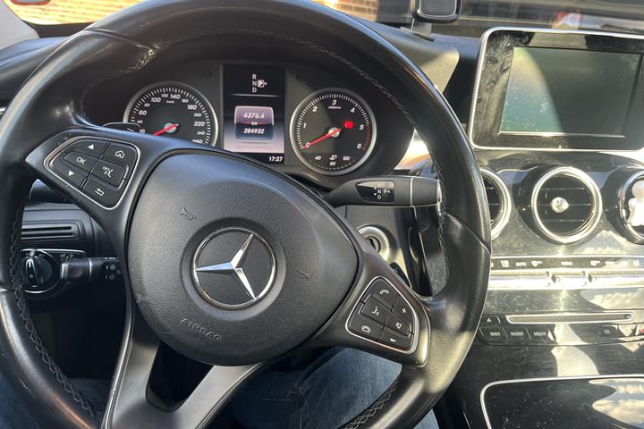 Grå Mercedes C-Klasse fra 2014