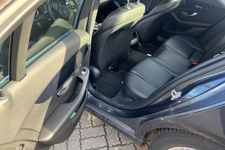 Grå Mercedes C-Klasse fra 2014