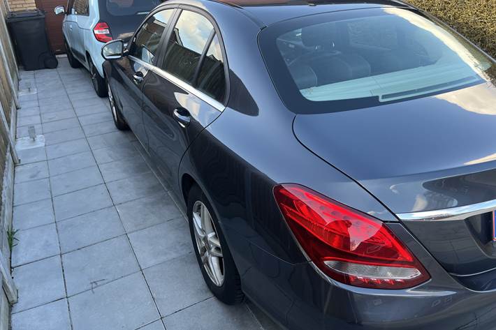 Grå Mercedes C-Klasse fra 2014
