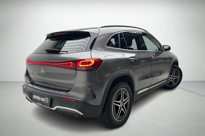 Grå Mercedes EQA 250+ fra 2023