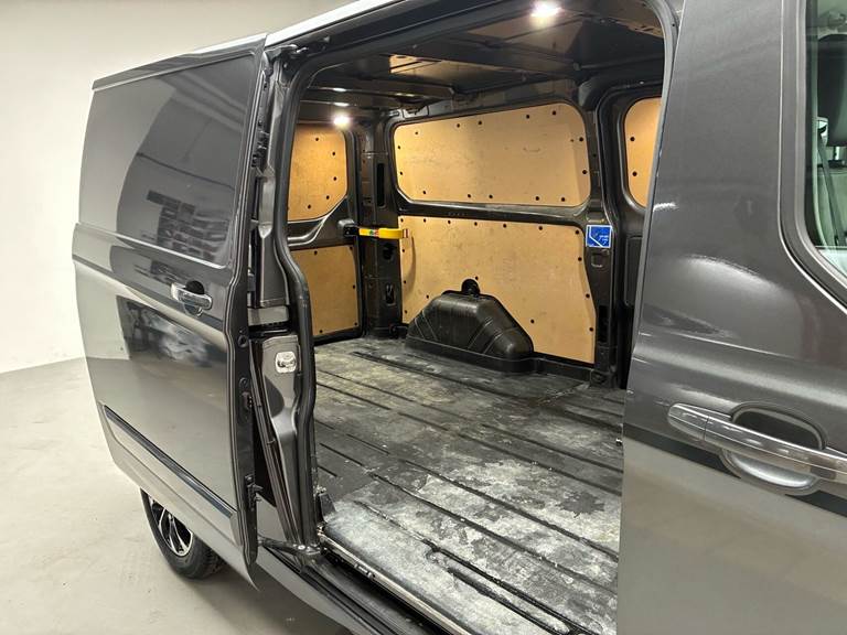 Ford Transit Custom 2,0 320 L2H1 TDCi Sport 185HK Van 6g Aut.
