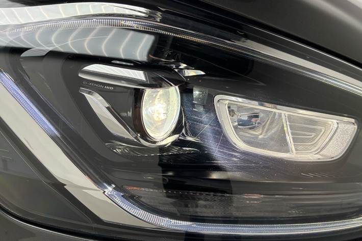 Grå Ford Transit Custom fra 2021