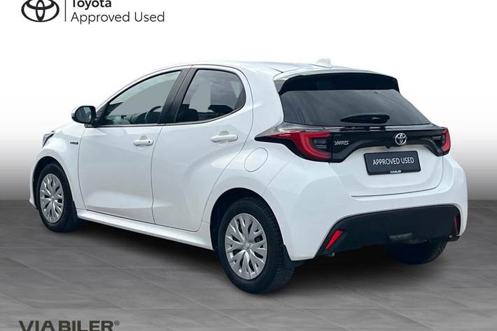 Hvid Toyota Yaris fra 2021