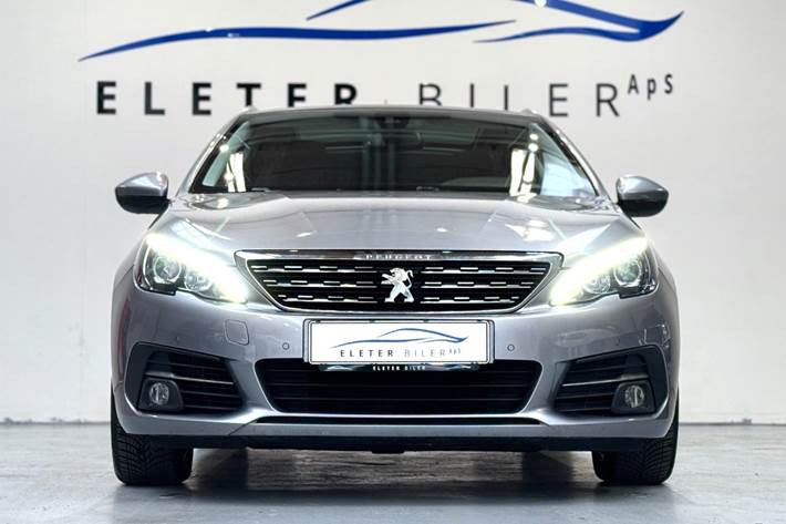 Grå Peugeot 308 fra 2018