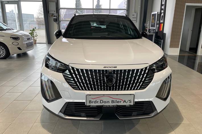 Hvid Peugeot e-2008 fra 2025