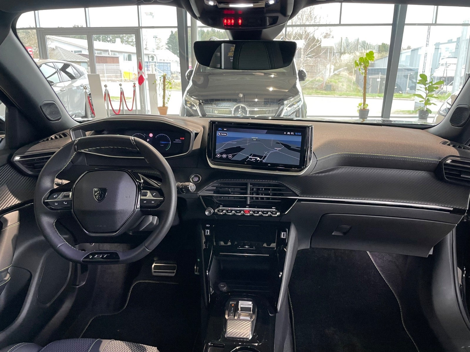 Sort Peugeot e-2008 fra 2025