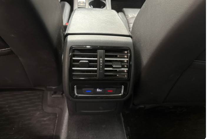 Sølv VW Passat fra 2018