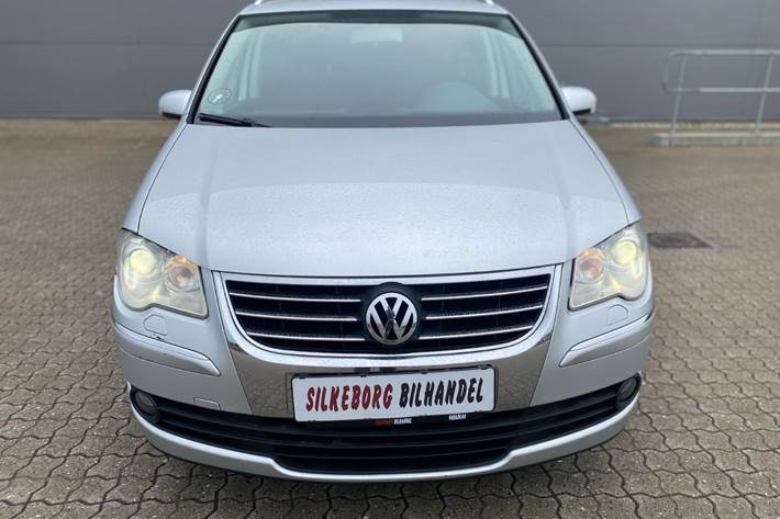Sølv VW Touran fra 2007