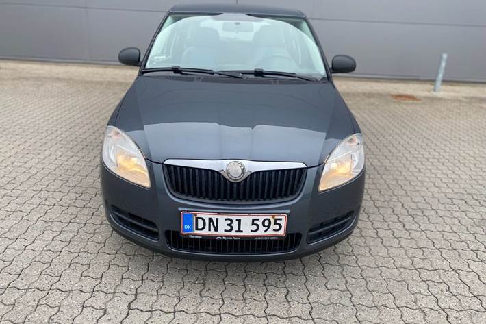 Blå Skoda Fabia fra 2008