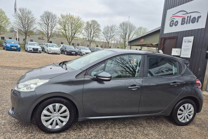 Grøn Peugeot 208 fra 2014