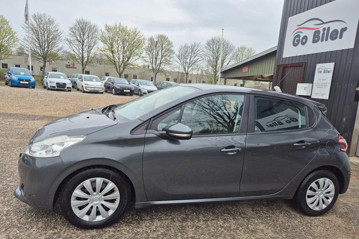Grøn Peugeot 208 fra 2014