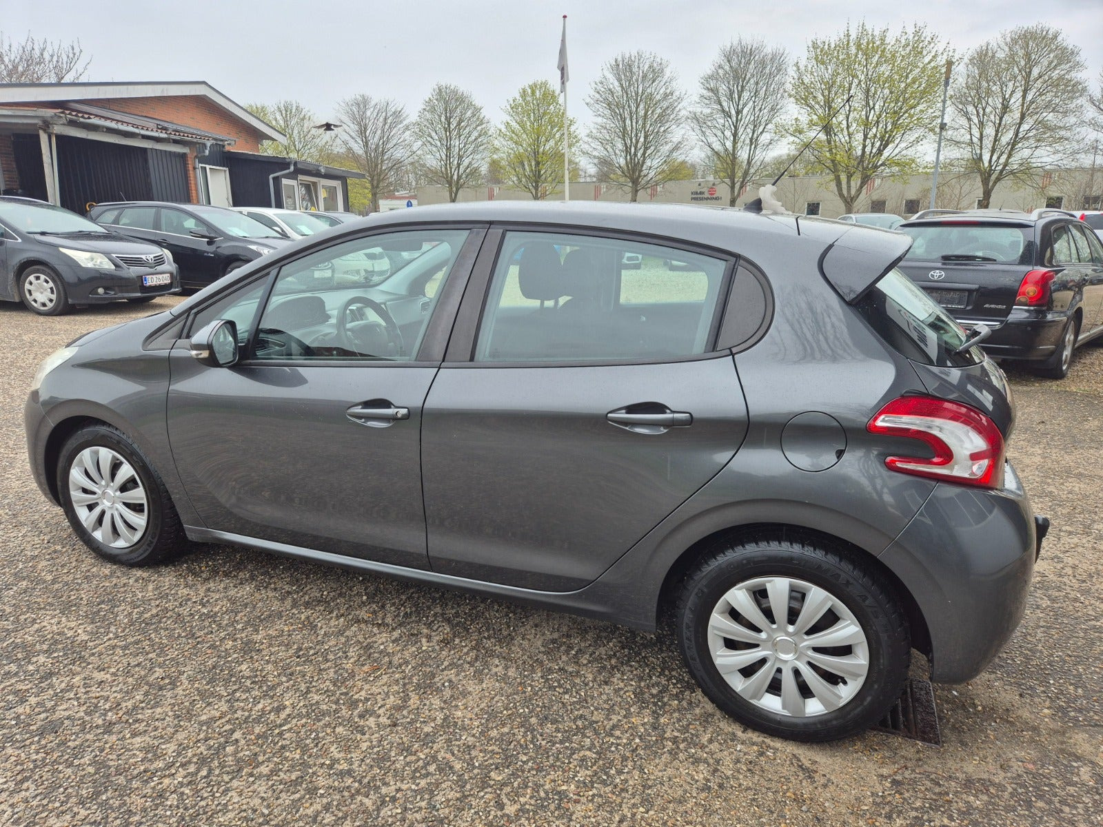 Grøn Peugeot 208 fra 2014
