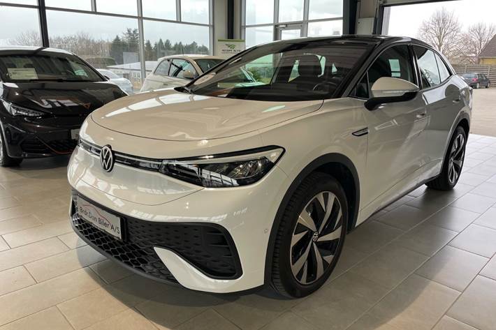 Hvid VW ID.5 fra 2023 set udefra