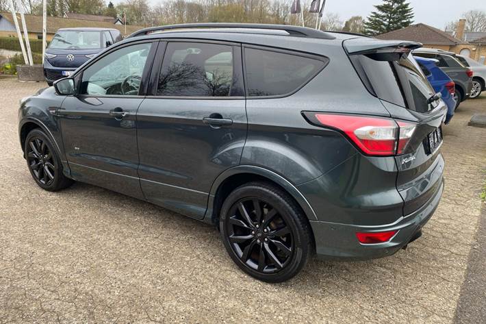 Grøn Ford Kuga fra 2018
