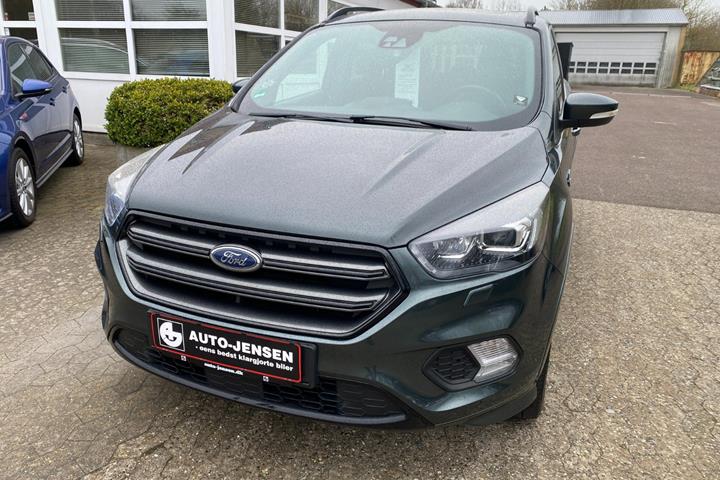 Grøn Ford Kuga fra 2018