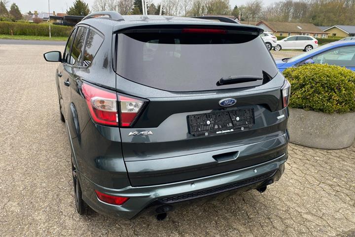 Grøn Ford Kuga fra 2018