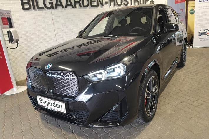 Sort BMW iX1 fra 2025