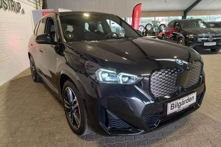 Sort BMW iX1 fra 2025