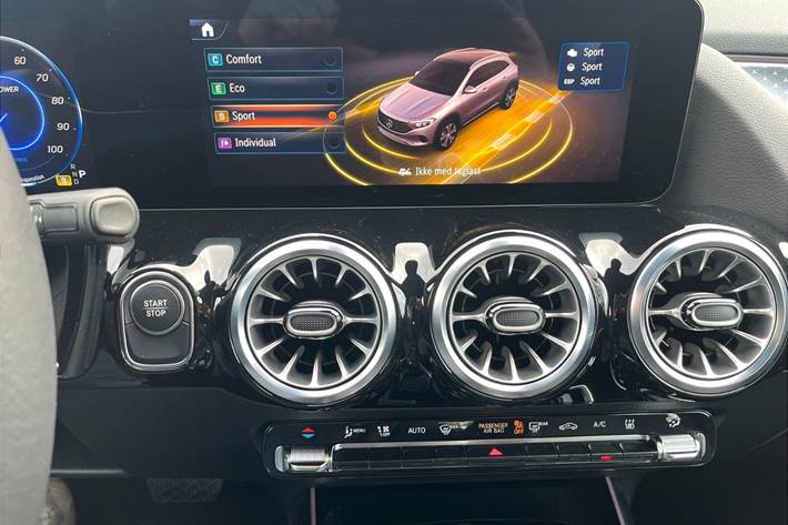 Sort Mercedes EQA 250 fra 2024