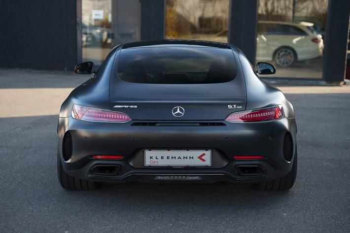 Grå Mercedes AMG GT C fra 2018