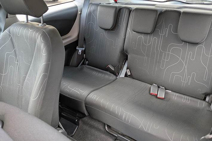 Rød Toyota Yaris fra 2011